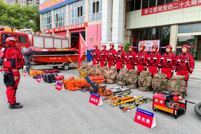 体、4个人获得“五四”表彰人生就是搏黄石消防2个集(图2)
